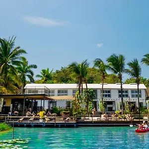 The Yak House - Hostel Bacalar